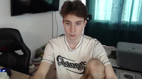 Snapshot of cute_brian chatting on February 12, 11:29 am Im Brian online show from February 12, 11:29 am