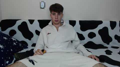 Snapshot of cute_brian chatting on September 13, 9:34 am Im Brian online show from September 13, 9:34 am