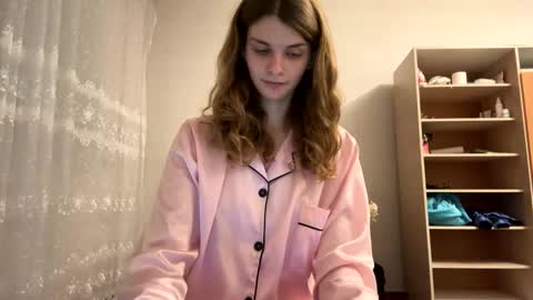 cute_kitte online show from January 13, 7:10 pm