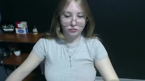 Snapshot of cute_minx chatting on January 20, 11:56 am Veronica online show from January 20, 11:56 am