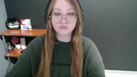 Snapshot of cute_minx chatting on January 9, 10:52 am Veronica online show from January 9, 10:52 am