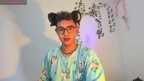 Snapshot of cute_sammy_1 chatting on September 10, 5:19 am cute_sammy_1 online show from September 10, 5:19 am