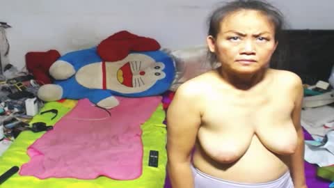Snapshot of cuteandsexyone chatting on February 2, 5:37 pm CuteAndSexyOne Na and Brian online show from February 2, 5:37 pm