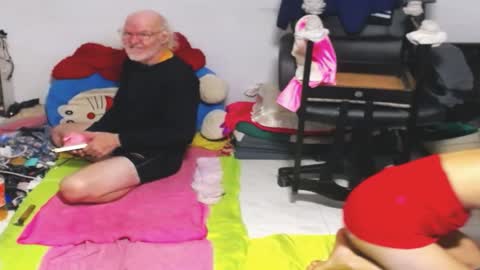 Snapshot of cuteandsexyone chatting on January 19, 4:44 am CuteAndSexyOne Na and Brian online show from January 19, 4:44 am