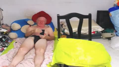 Snapshot of cuteandsexyone chatting on February 15, 9:26 pm CuteAndSexyOne Na and Brian online show from February 15, 9:26 pm