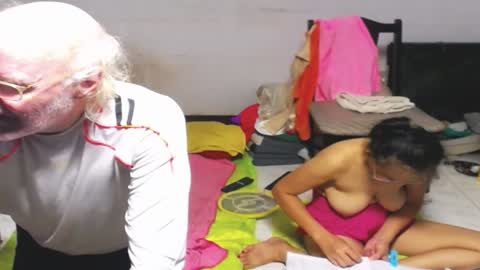 Snapshot of cuteandsexyone chatting on January 26, 2:52 pm CuteAndSexyOne Na and Brian online show from January 26, 2:52 pm