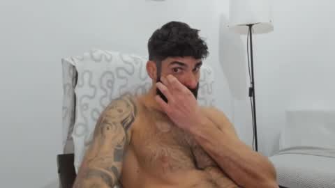 cuteeboy online show from February 25, 3:20 pm