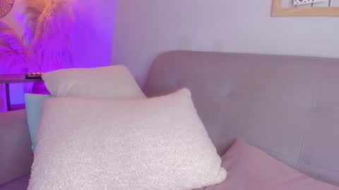 Snapshot of cutte_hanna18 chatting on February 25, 3:52 am Hannah online show from February 25, 3:52 am