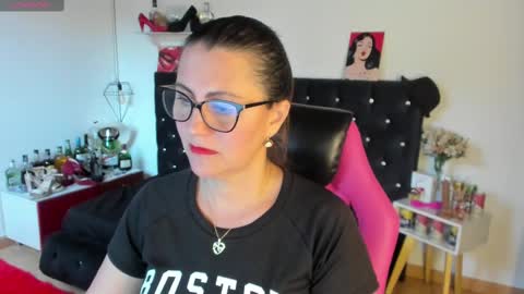 Mia  online show from February 21, 10:48 pm