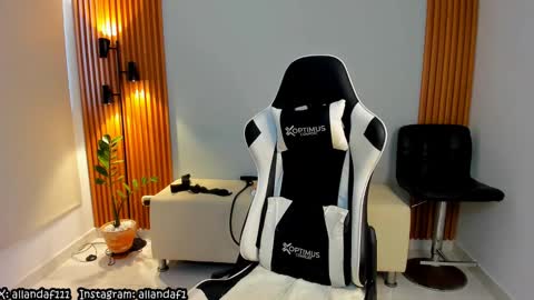 Snapshot of dafboy_ chatting on February 23, 4:57 pm Allan Daf online show from February 23, 4:57 pm