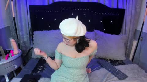 Dafne  online show from September 12, 11:01 am