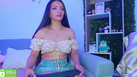 Snapshot of dainty_angel_ chatting on March 8, 1:47 pm Angel online show from March 8, 1:47 pm