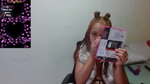 Snapshot of dakota_sweetx chatting on February 27, 11:37 pm Dakota And Bellamy online show from February 27, 11:37 pm