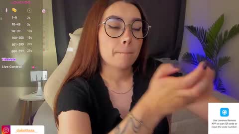 dakottaa__ online show from March 6, 12:32 am