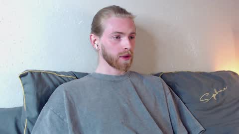 Snapshot of damien_diamond chatting on January 25, 6:57 pm damien_diamond online show from January 25, 6:57 pm