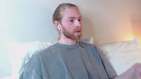 Snapshot of damien_diamond chatting on January 12, 12:07 am damien_diamond online show from January 12, 12:07 am