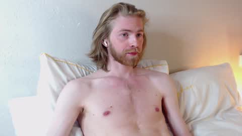 Snapshot of damien_diamond chatting on December 16, 8:16 pm damien_diamond online show from December 16, 8:16 pm