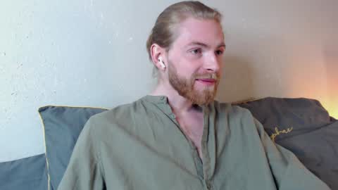 Snapshot of damien_diamond chatting on January 27, 9:55 pm damien_diamond online show from January 27, 9:55 pm