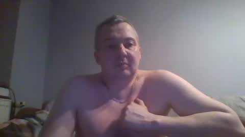 Snapshot of daniel0028 chatting on January 1, 2:19 am dan online show from January 1, 2:19 am