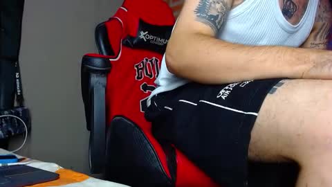 Snapshot of daniel_tattooed_smoker chatting on February 23, 11:58 pm DANIEL online show from February 23, 11:58 pm