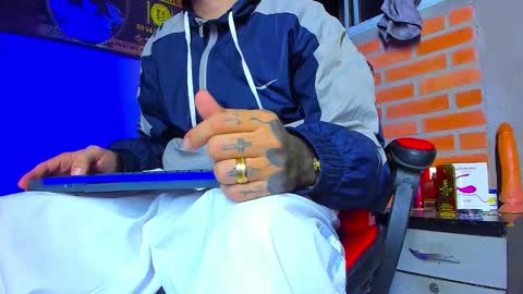 Snapshot of daniel_tattooed_smoker chatting on September 16, 5:10 am DANIEL online show from September 16, 5:10 am