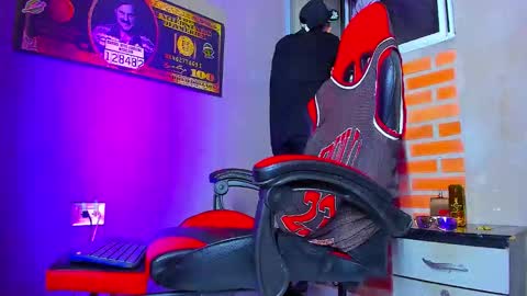 Snapshot of daniel_tattooed_smoker chatting on September 10, 4:46 am DANIEL online show from September 10, 4:46 am