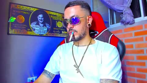 Snapshot of daniel_tattooed_smoker chatting on September 9, 4:45 am DANIEL online show from September 9, 4:45 am