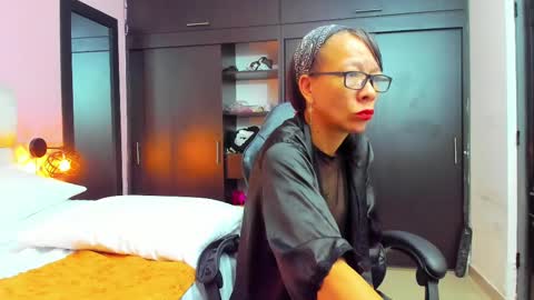 lorena online show from February 18, 1:43 am
