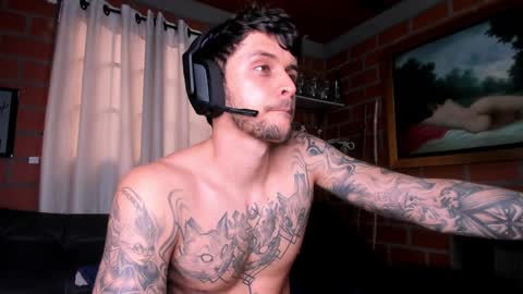 Daniele Bunny online show from February 4, 9:20 pm