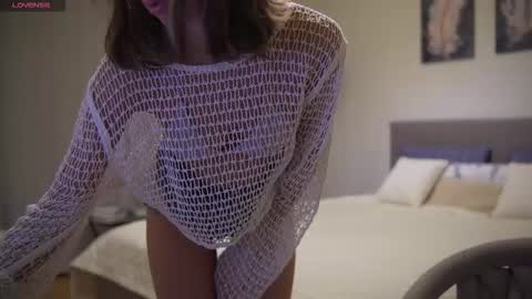 Snapshot of danielle_thomas chatting on September 20, 7:50 pm Danielle online show from September 20, 7:50 pm