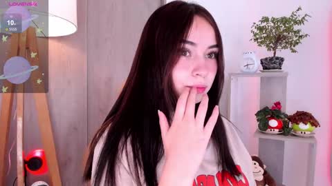 Snapshot of daniellerose_ chatting on February 18, 8:47 pm Danielle Rose online show from February 18, 8:47 pm