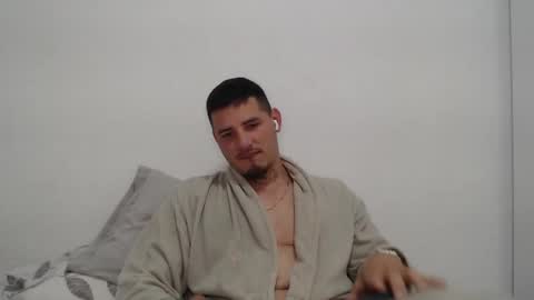 Snapshot of danielmilan chatting on February 9, 11:58 am THE BIG BOSS online show from February 9, 11:58 am