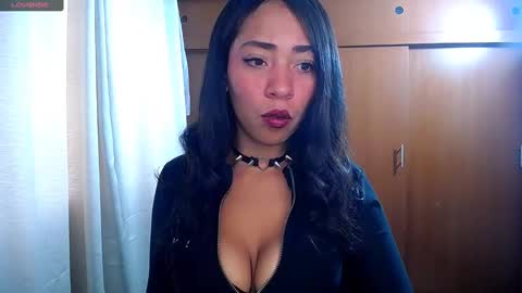 Danna  Ross online show from December 30, 3:23 pm