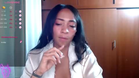 Danna  Ross online show from December 4, 4:15 am