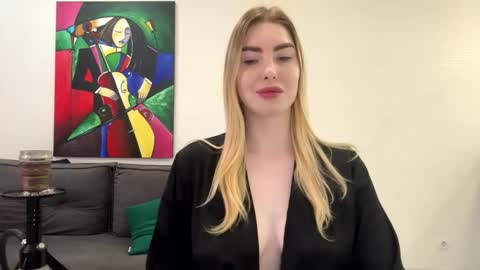 dannamissss online show from February 7, 4:35 pm