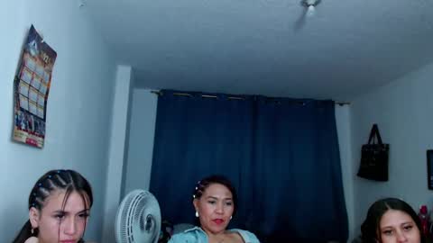dannamomcerrat online show from February 11, 3:50 am