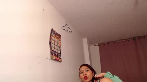 dannamomcerrat online show from March 9, 1:35 am