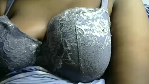 pretty online show from September 11, 6:09 pm