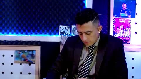 Snapshot of darko0717 chatting on February 12, 1:37 pm DARKO0717 online show from February 12, 1:37 pm