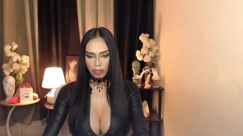 Snapshot of darksoul_mistress chatting on February 6, 11:31 am HAPPY BIRTHDAY MISTRESS MADRIANA online show from February 6, 11:31 am