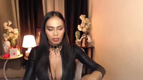Snapshot of darksoul_mistress chatting on February 3, 5:03 pm HAPPY BIRTHDAY MISTRESS MADRIANA online show from February 3, 5:03 pm