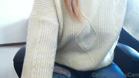 Snapshot of darlingd77 chatting on February 18, 3:41 pm DarlingD online show from February 18, 3:41 pm