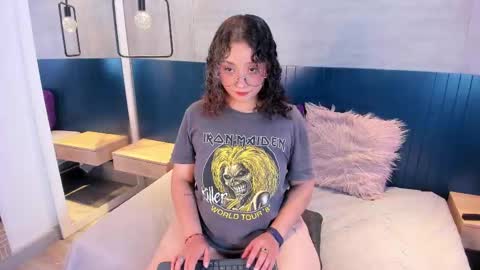 Emma online show from September 13, 7:38 pm