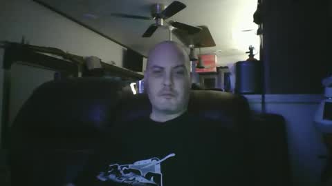Snapshot of ddboobman chatting on February 2, 2:17 am want girl to play with me online show from February 2, 2:17 am