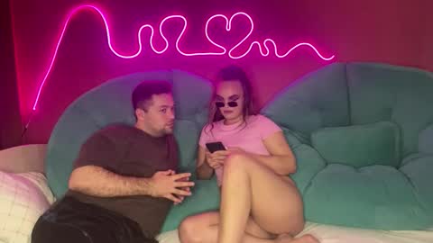 deeplookscouple online show from September 10, 1:23 pm