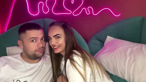 deeplookscouple online show from September 19, 11:25 am