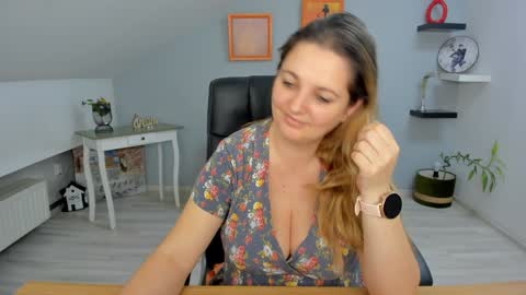 Snapshot of deliciouslolly chatting on February 7, 7:40 am DeliciousLolly online show from February 7, 7:40 am