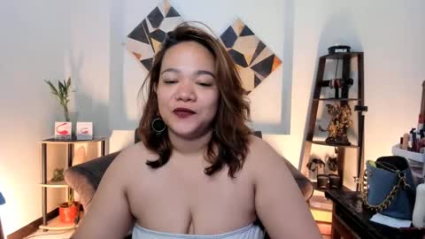 Snapshot of delightfulcurvy chatting on January 15, 1:34 am delightfulcurvy online show from January 15, 1:34 am