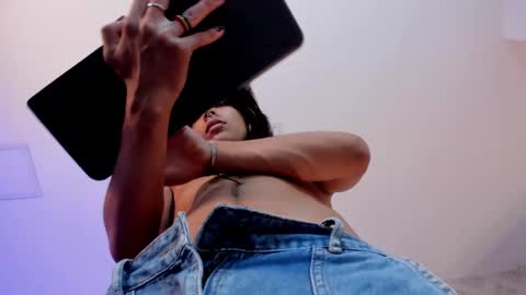Snapshot of dereck_manson chatting on September 16, 8:01 pm dereck_manson online show from September 16, 8:01 pm