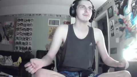 Snapshot of derekdings chatting on December 28, 1:50 am derekdings online show from December 28, 1:50 am